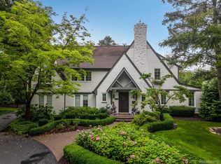 528 Covington Rd, Bloomfield Hills, MI 48301