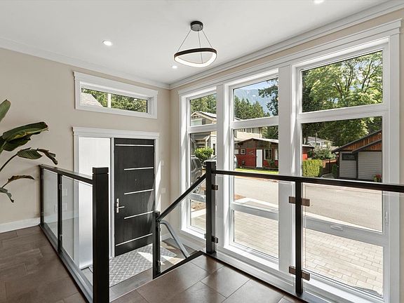 3rd image of 413 Maple St