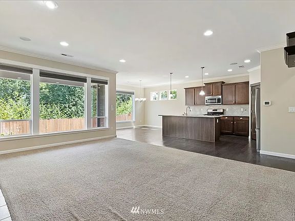 5th image of 11933 59th Ave E