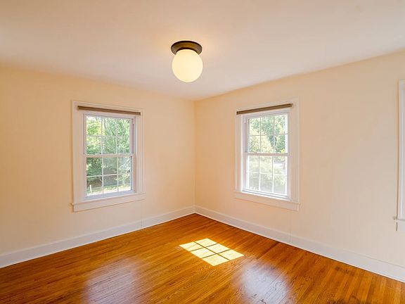 4th image of 1006 E 1st St