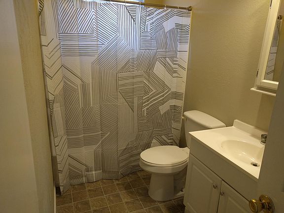 4th image of 612 Dalton St