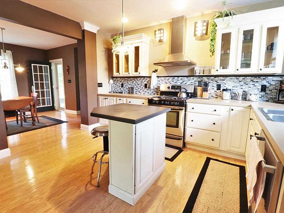 4th image of 6 Woodview Ct