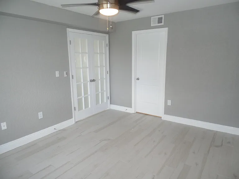 2851 N Oakland Forest Dr #111 — Photo 11