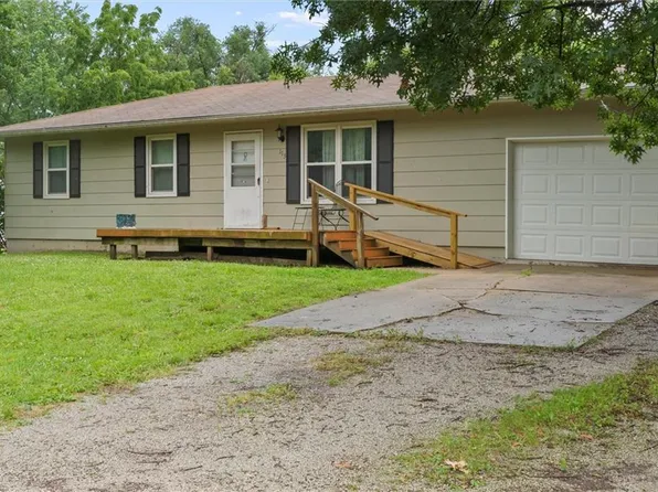 113 W Hortense St, Orrick, MO 64077