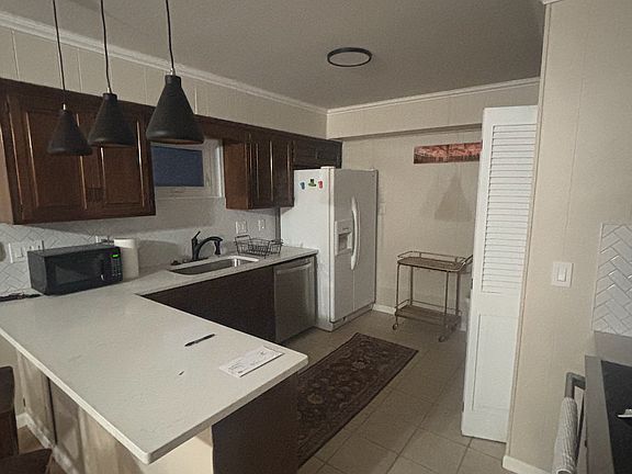 5th image of 4328 State Line Rd #1