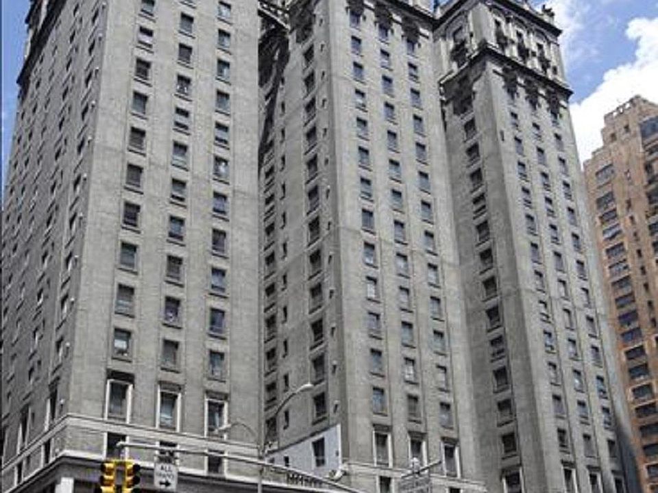 1st image of 4 Park Ave APT 6E