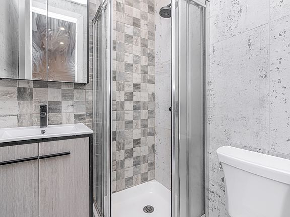 4th image of 306 Linden St #2F