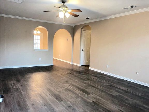 2nd image of 1305 Colony Dr