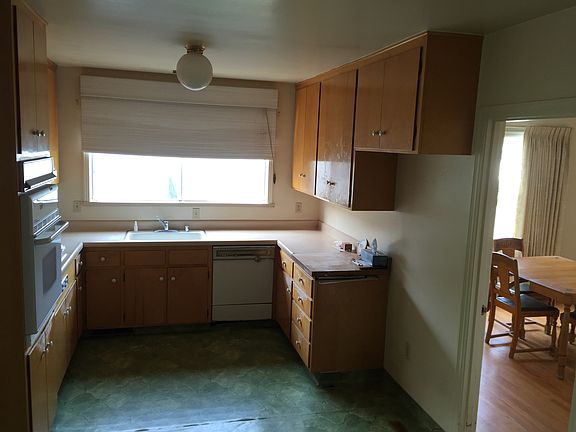 5th image of 4300 Fremont Dr