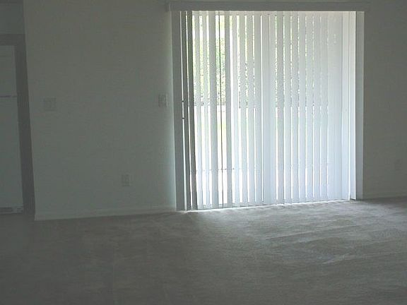 4th image of 3717 NE 23rd Pl