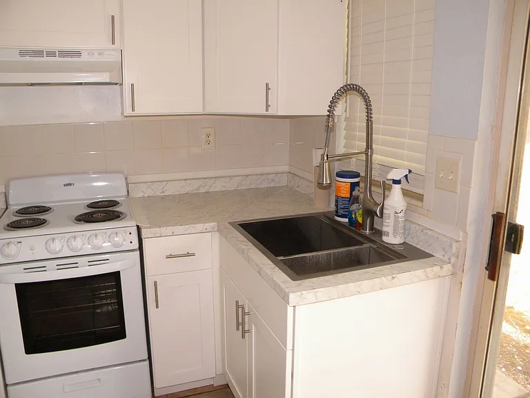 1031 Royal Palm Ave #3 — Photo 7