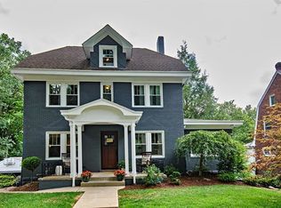 426 Avon Dr, Mt Lebanon, PA 15228