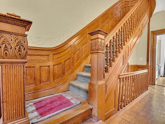 2nd image of 111 Saint James Pl
