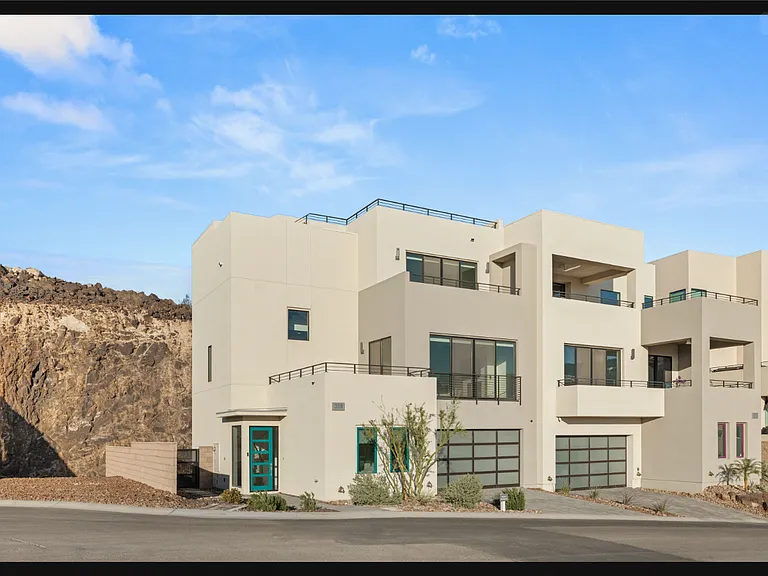 350 Solitude Peak Ln — Photo 4