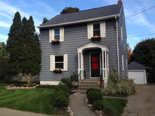 227 N Bowen St, Jackson, MI 49202