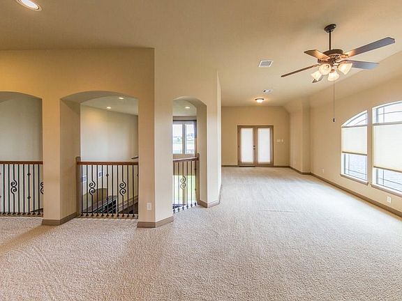 4th image of 1916 Lake Landing Dr