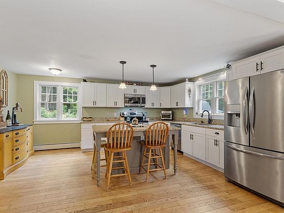 4th image of 241 Reservoir Rd