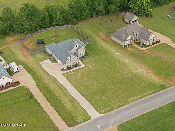 4th image of 460 Connor Ln