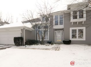 1091 Warren Ln, Vernon Hills, IL 60061