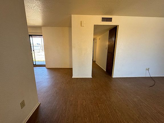 4th image of 1154 Jasper Ave