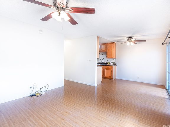 3rd image of 46-1042 Emepela Way APT 11D