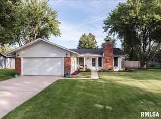 69 McCarthy Dr, Springfield, IL 62702