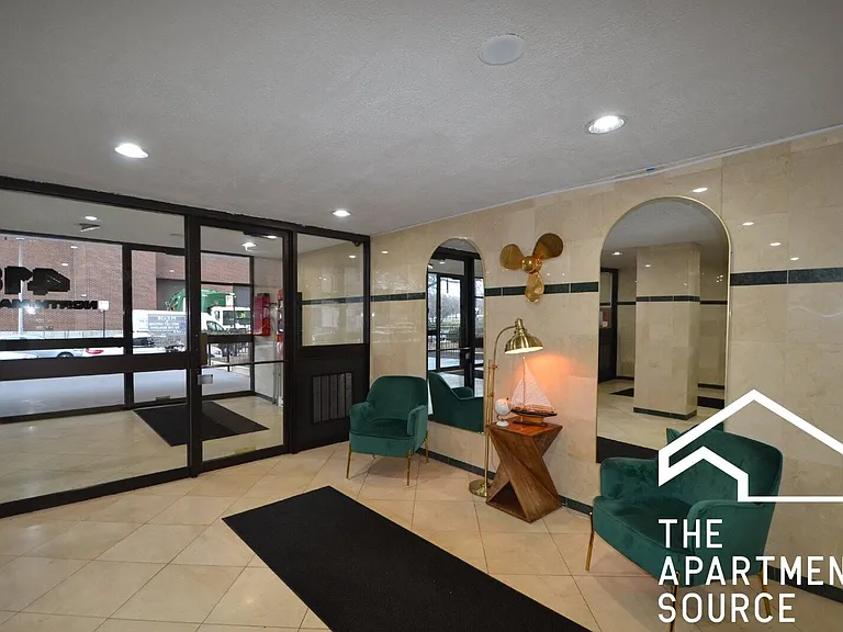 720 W Gordon Ter #1505 — Photo 17