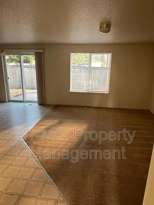 3 bed, 2.0 bath, 1525 sqft, $2,595 — Photo 3