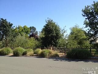3rd image of 624 McGinnis Cir