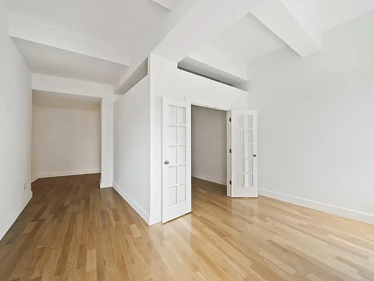 99 John St #1025 — Photo 1