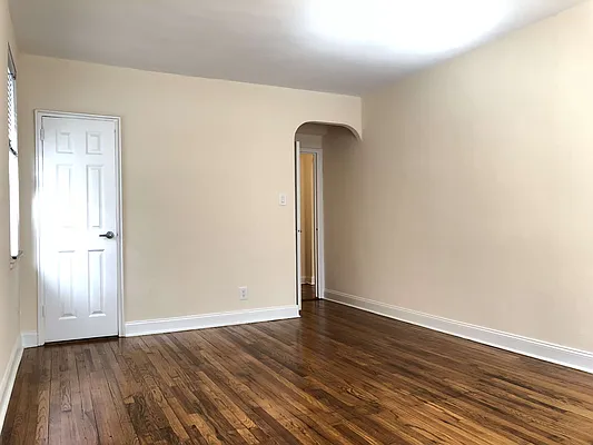 Rented by Kew Forest Realty Inc | media 2