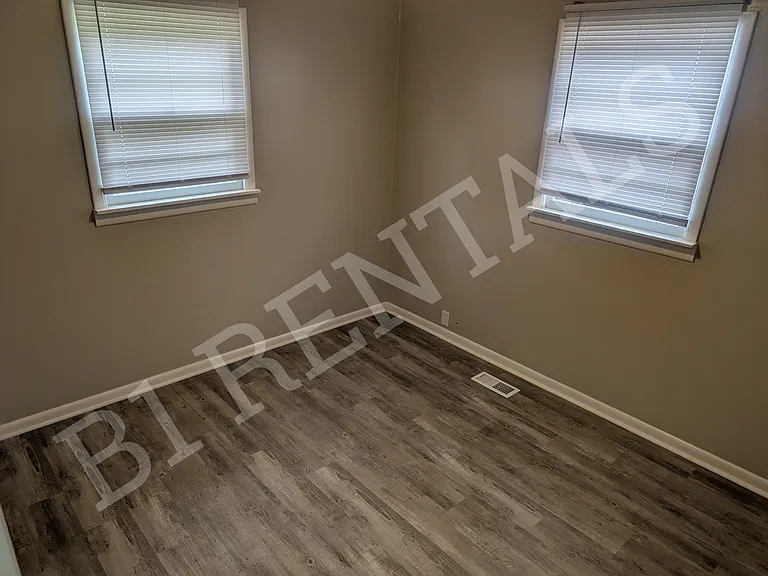 1025 N Obrien St — Photo 8
