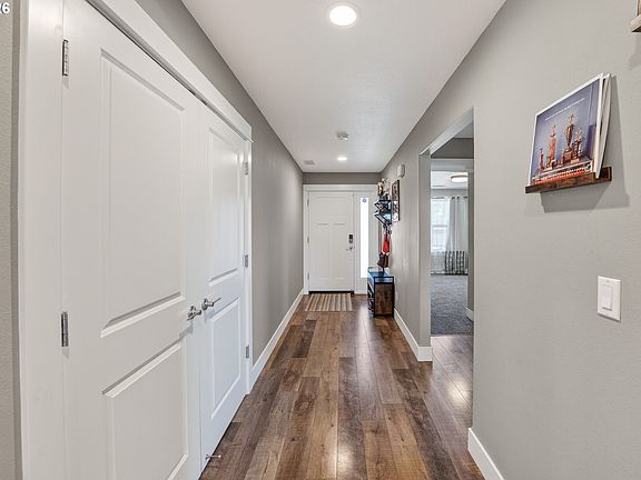 4th image of 601 SE Rose Ridge Dr