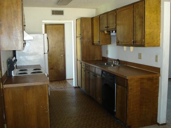 2nd image of 521 Tucker Ave