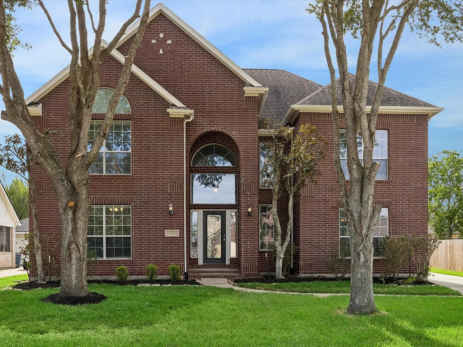 4 bed, 3.5 bath, 3441 sqft, $3,200 — Photo 1