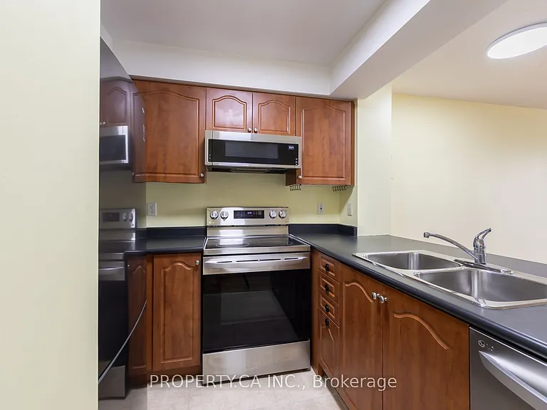 330 Red Maple Rd #214 — Photo 4