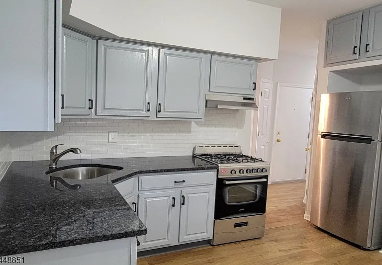 117 Forest St #2L — Photo 4