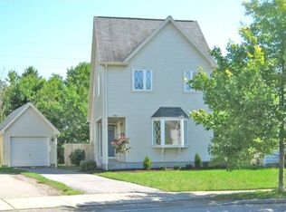 132 Schilling Ln, Rochester, NY 14618