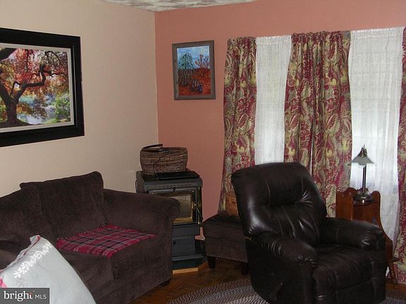 3rd image of 508 Forest View Dr