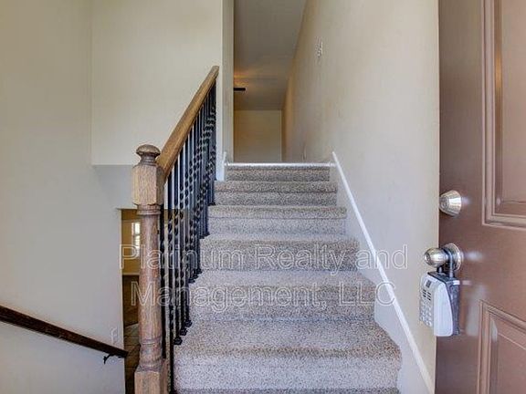 2nd image of 1718-F Thistlewood Dr #F