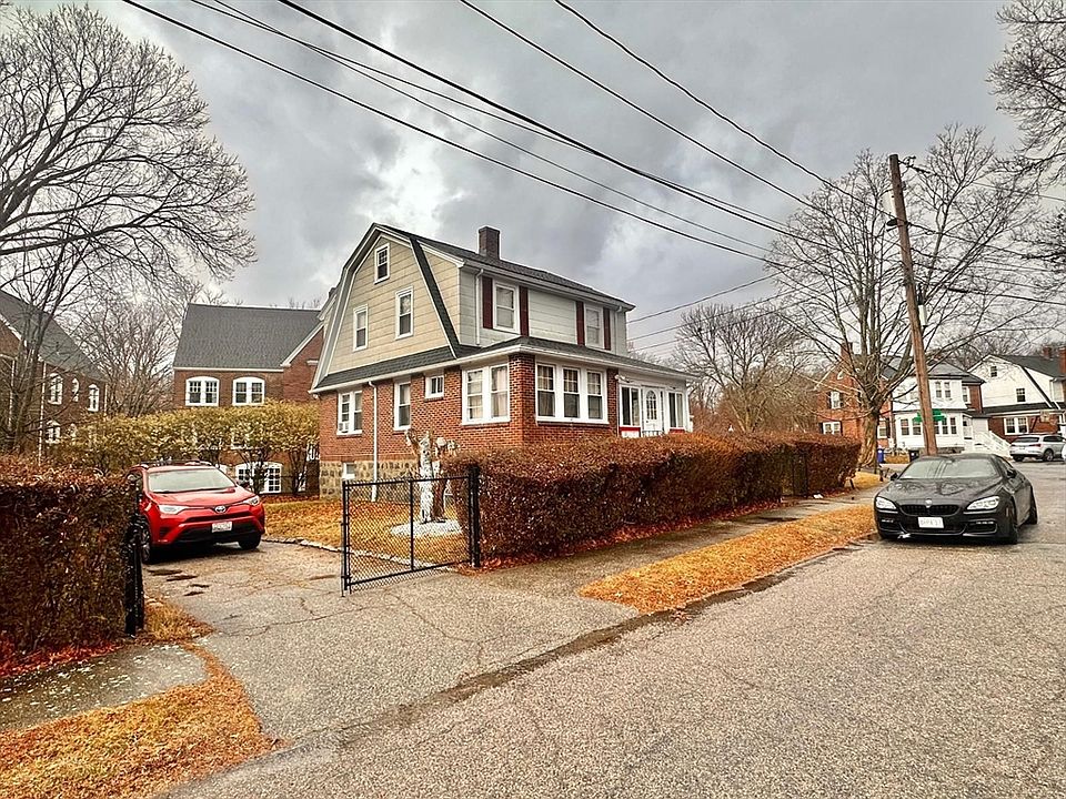 1st image of 7 Parkway Cres