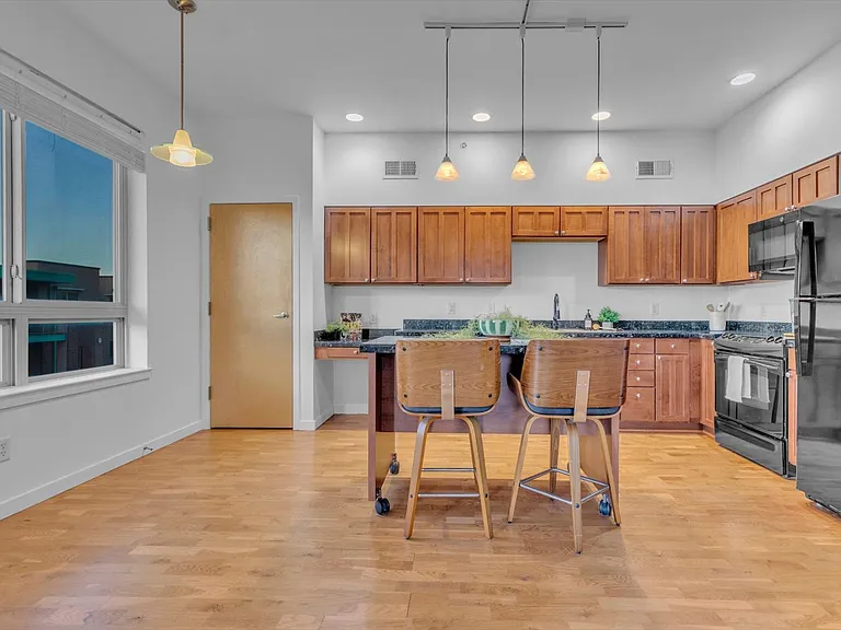 1053 W Century Dr #310 — Photo 6