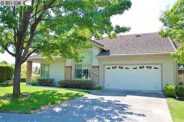 1st image of 260 Promenade Ln