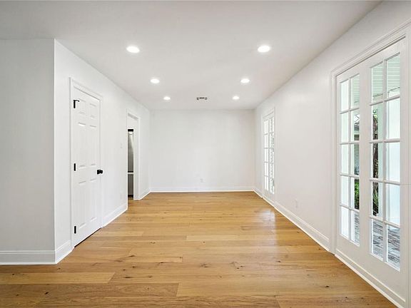 4th image of 5109 Belle Dr