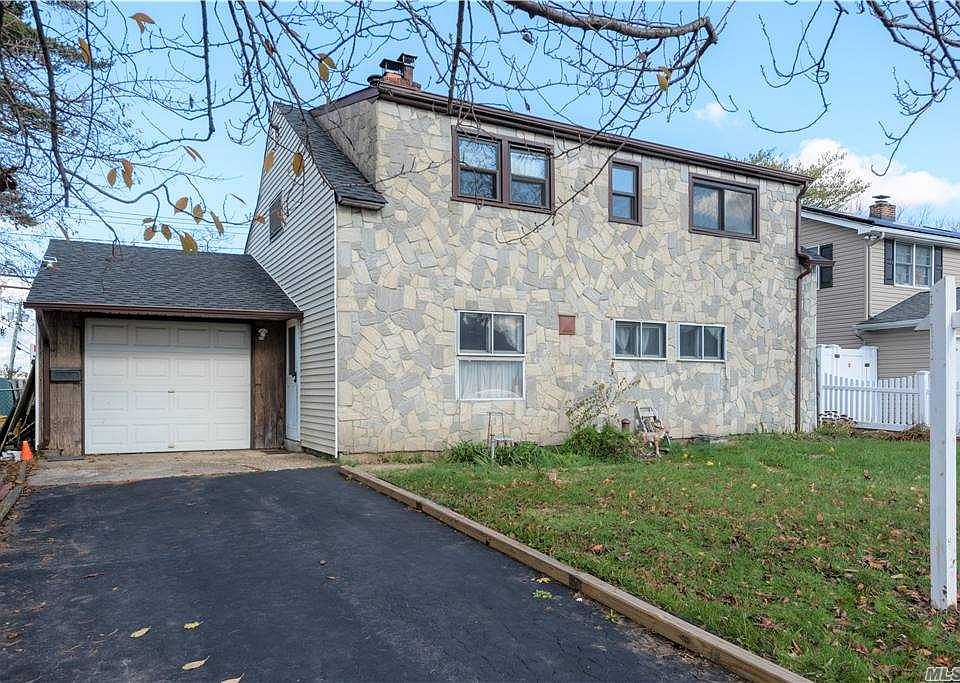 1st image of 146 Acre Ln