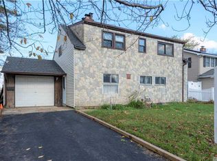 146 Acre Ln, Hicksville, NY 11801