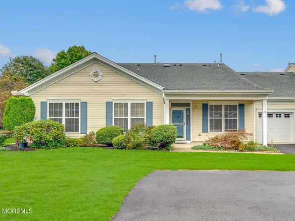 65 Golden Willows Avenue, Lakewood, NJ 08701