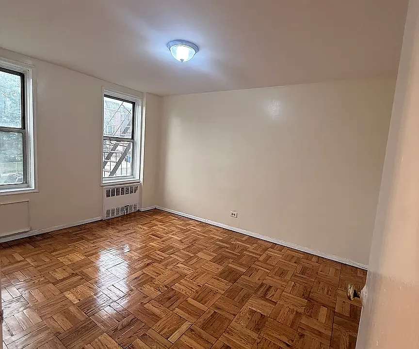 2070 Arthur Ave #4C