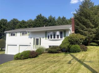 1409 Carnegie Dr, Vestal, NY 13850