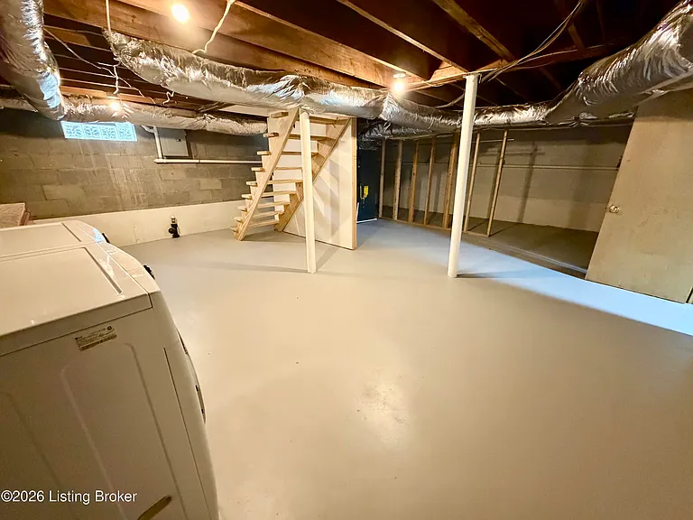 2219 Woodbourne Ave — Photo 13